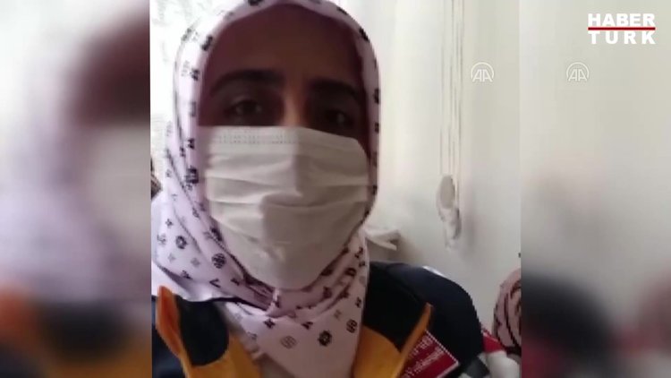 Koronavirüs mücadelesinde sağlıkçıların "göz yaşartan" dayanışması