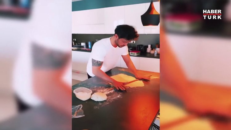 Murat Boz lahmacun yaptı