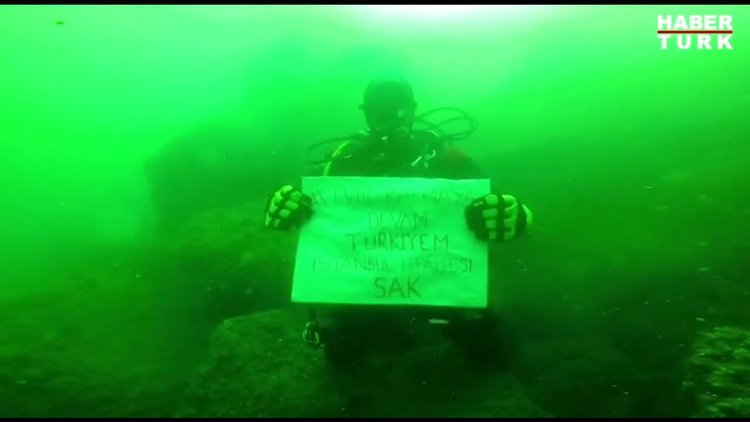 Nurettin Ünal'dan denizaltı #evdekal mesajı