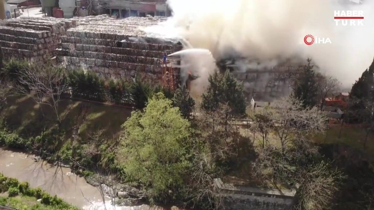 Halkalı'da kağıt fabrikasında yangın