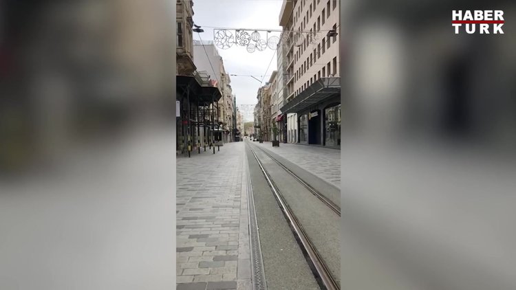 Bomboş İstiklal Caddesi
