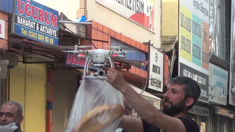 Drone ile ekmek satışı