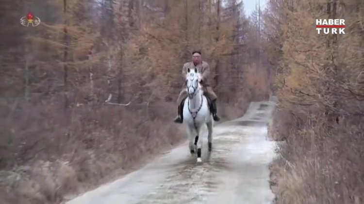 Kim Jong Un ameliyat oldu, durumu kritik olduğu iddiası