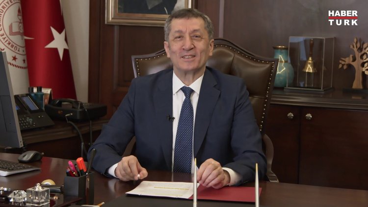 Bakan Selçuk'un TRT EBA TV 23 Nisan özel yayınına daveti