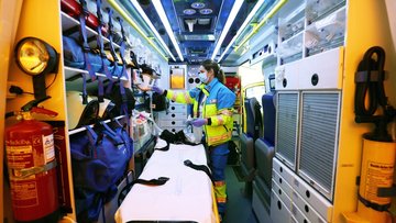 Koronavirüs: Bir ambulans ekibinin bir günü
