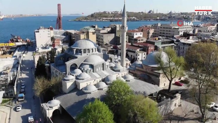 Mimar Sinan'ın 440 yıllık Tarihi Kılıç Ali Paşa Medresesinin kubbelerini soyudular