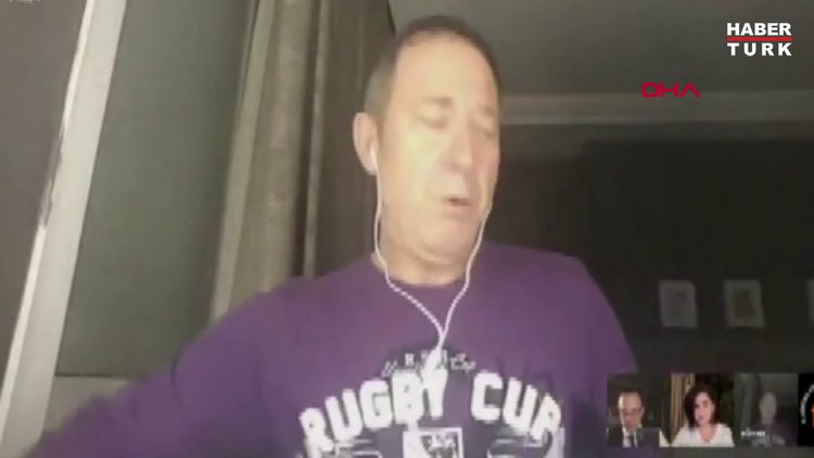 Sümer Ezgü, canlı yayında tabureden düştü