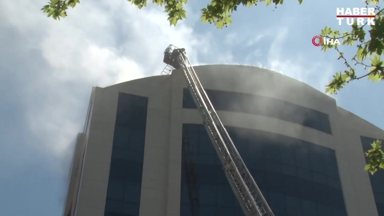 Kız yurdunda yangın çıktı sosyal mesafe unutuldu