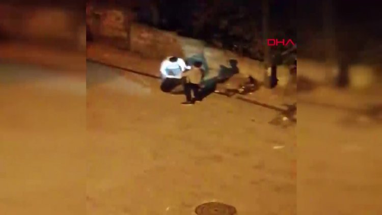 Sultangazi'de yasağa rağmen arkadaşlarını sokakta tıraş ettiler