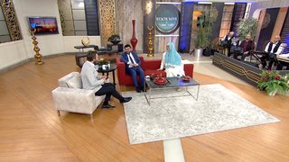 Sunucu İkbal Gürpınar,  İslam'da kadına verilen değer ve Kur'an'daki kadınla ilgili ayetler hakkında bilgi verdi.