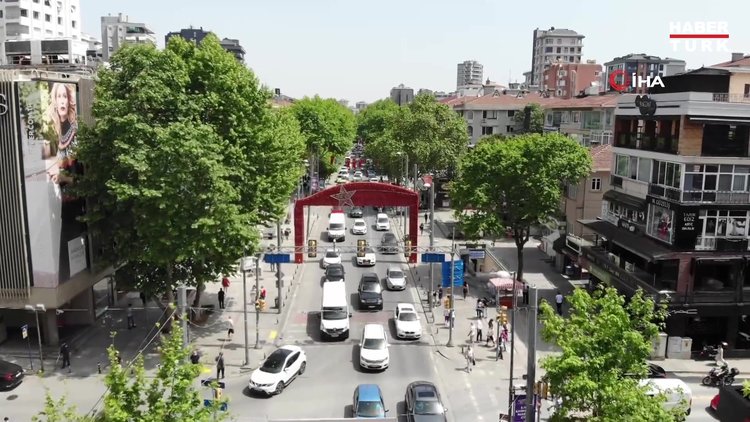 Bağdat Caddesi'nde insan kalabalığı pes dedirtti, uyarılara rağmen Bağdat caddesi doldu taştı