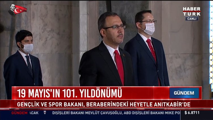 Gençlik ve Spor Bakanı beraberindeki heyetle Anıtkabir'de