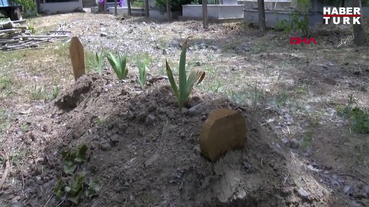 Konserveden zehirlendiği düşünülen çiftten koca öldü, eşi hayata tutundu