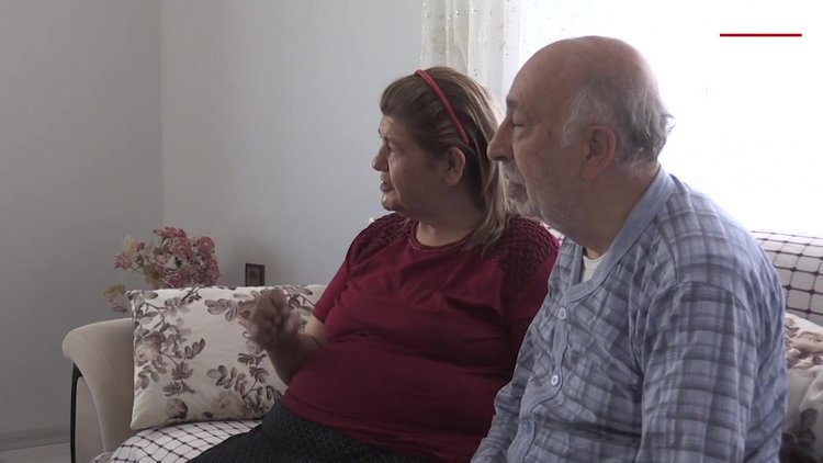 Burhan amca, bayramı 30 yıl sonra yeniden evlendiği eşiyle geçiriyor