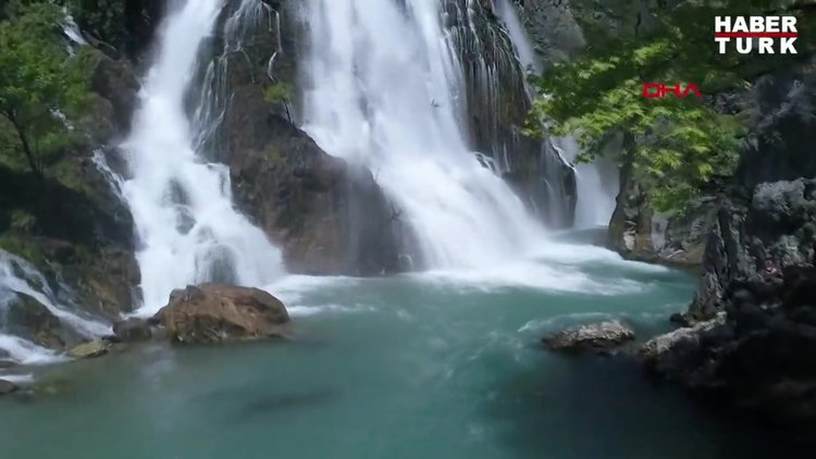 Dağın içinden çıkan 'gizemli güzellik'