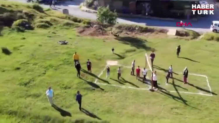 Yasağa aldırmayıp piknik yapanlar drone görünce kaçtılar