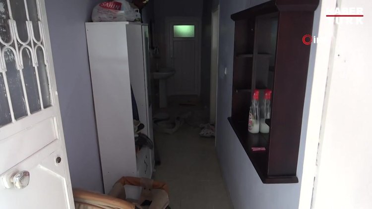 Dövdüğü eşini kurtarmaya gelen babası ile abisini bıçakladı