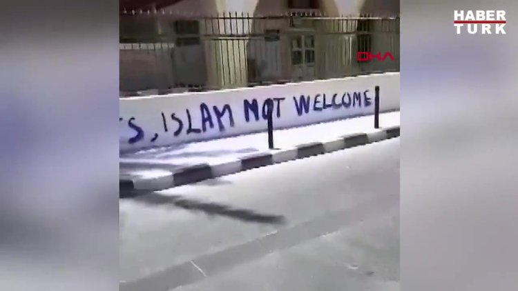 Güney Kıbrıs'ta bulunan Köprülü Camisi'ne çirkin saldırı