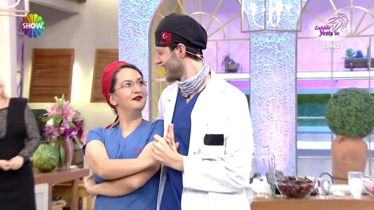 Dans eden doktor çift Zahide Yetiş'le'de!