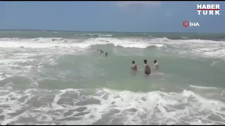 Rip akıntısına kapılan kadın böyle kurtarıldı