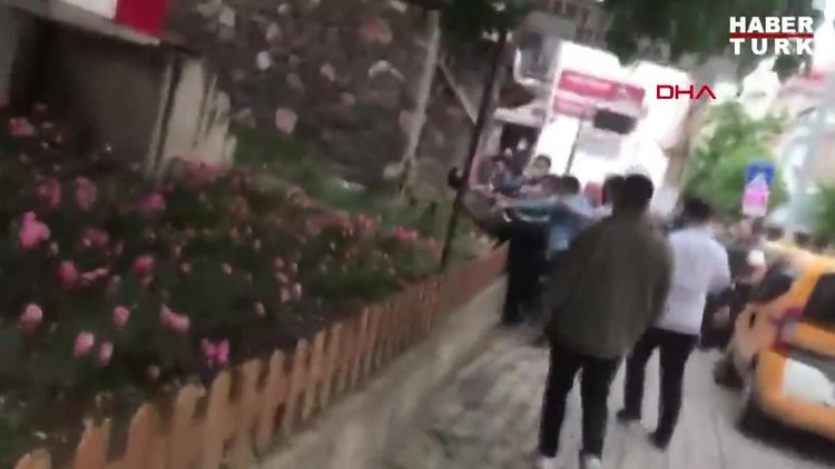 Eşi ve baldızıyla tartışan genç adama linç girişimi