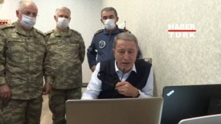 Bakan Akar'dan komandolara mesaj