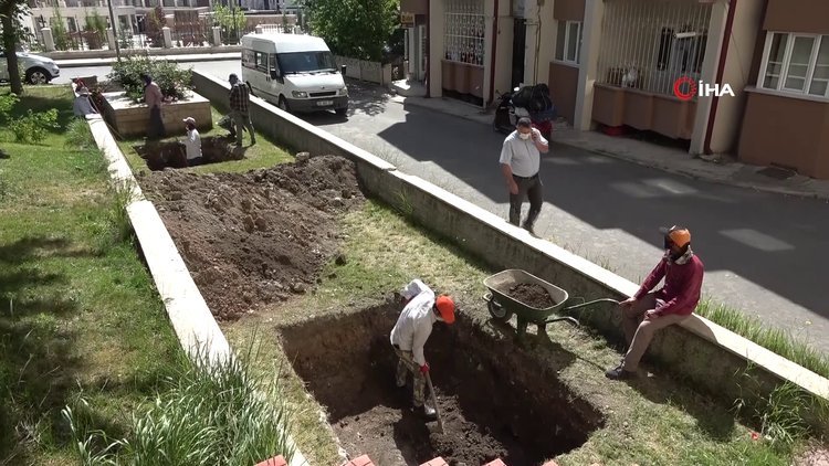 Bin 200'e yakın kiliseye ismi verilmişti, mezarının bulunması için kazılar başladı