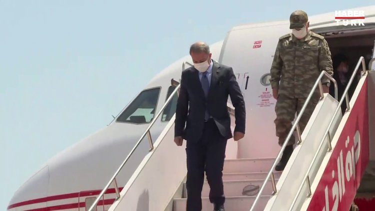 Milli Savunma Bakanı Akar Libya'da!