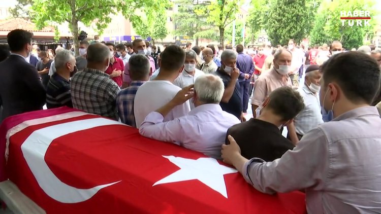 Havai fişek fabrikasındaki patlamada hayatını kaybeden 2 kişinin cenazeleri defnedildi