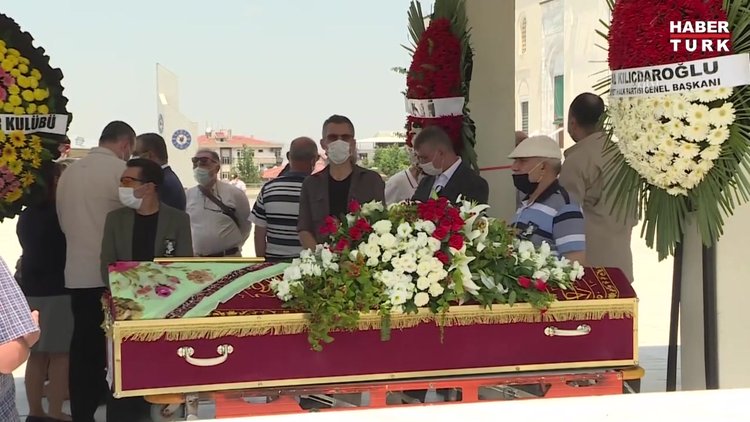 Yazar Adalet Ağaoğlu, son yolculuğuna uğurlandı