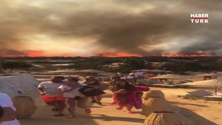 Alaçatı'da korkutan yangın