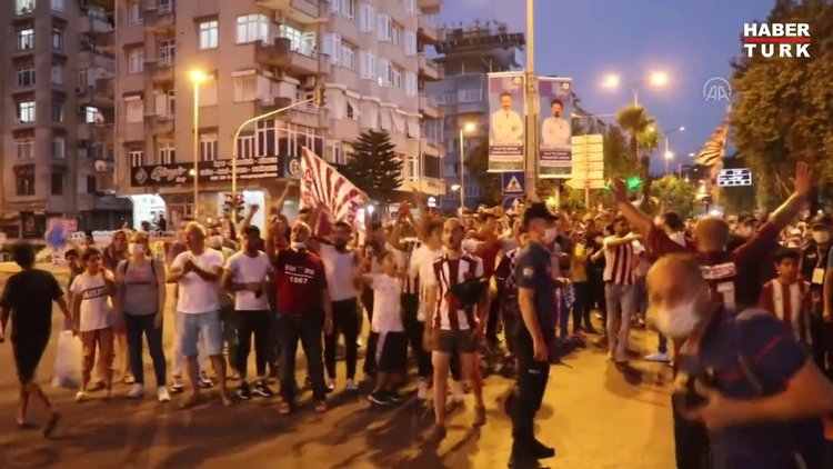 Hatayspor'un şampiyonluğu kentte kutlanıyor