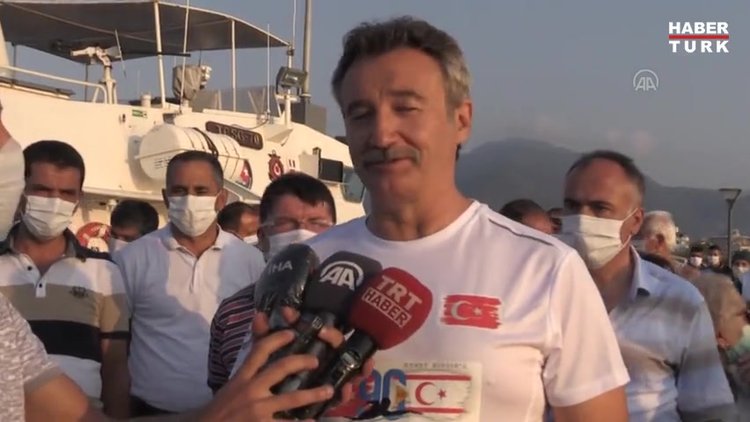 Kıbrıs Barış Harekatının yıl dönümü için Mersinden KKTCye yüzmeye başladılar