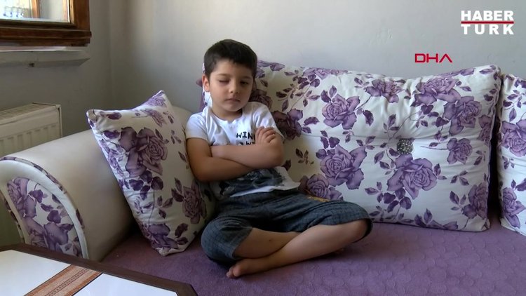 İnternetteki 'soda açma' videosu, göz merceğinden etti