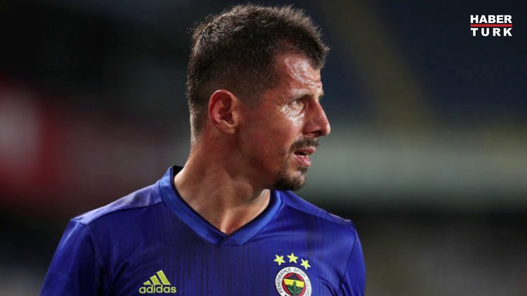 Fenerbahçe'nin kaptanı Emre Belözoğlu yeşil sahalara veda etti