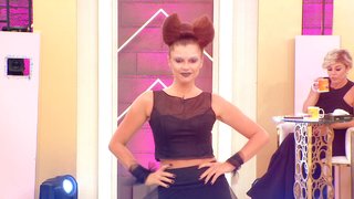 Takımlar saçtan obje ve objeye uygun serbest makyaj için yarıştı.