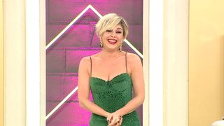 Takımlar büyük aksesuarlar ile saç modelleri ve serbest çalışmayla makyaj yapmak için yarıştı.