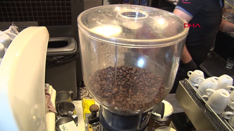 Kahveye eklenen krema, vanilya ve şurupta 'karaciğer yağlanması' riski