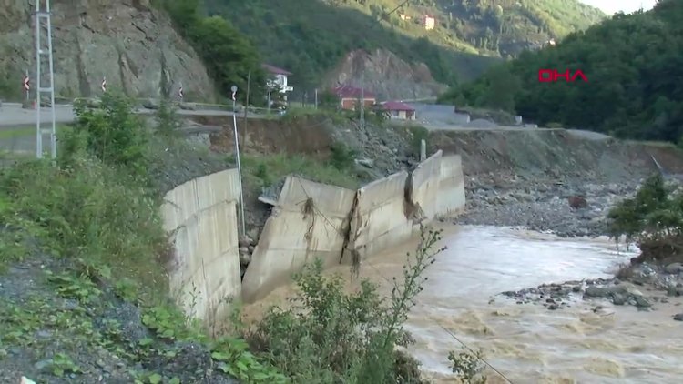 Selin vurduğu Giresun'da, kayıp 10 kişi aranıyor