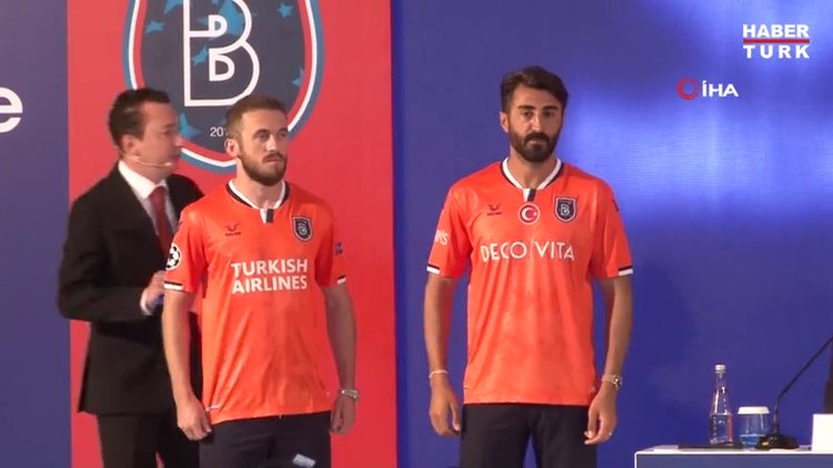 Başakşehir yeni sezon formalarını tanıttı