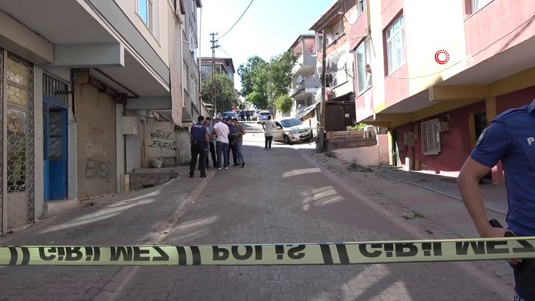 Sultanbeyli'de kayınpeder ile damadın silahlı kavgası kanlı bitti:1 ölü