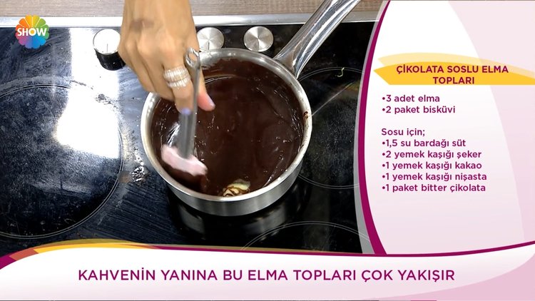 Çikolata soslu elma topları