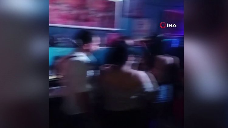 Taksim'de salgına rağmen açılan gece kulüplerinde kuralsız eğlenceler kamerada