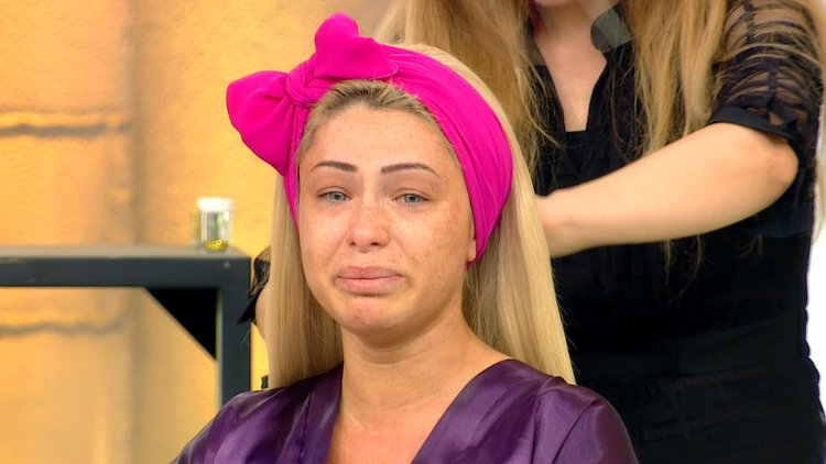 Burçin babası ile yıllar sonra buluşmasını anlatırken gözyaşlarını tutamadı!