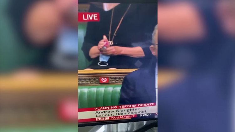 İngiliz Parlamentosunda şaşırtan görüntü!