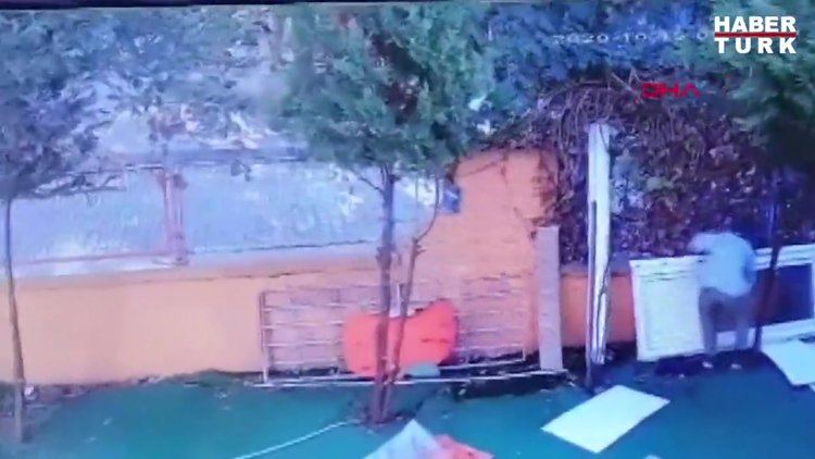 Bahçelievler'de tadilat halindeki bir anaokulunun kapıları kâğıt toplayıcıları tarafından çalındı