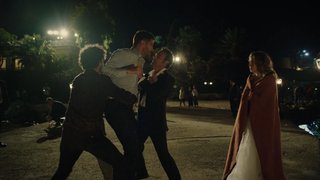 Mustafa'yı bulamadığı için çılgına dönmüş olan Cihan, Yasemin'i suçladı.