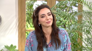 Öykü Gürman, Olga Genç ile birlikte Ali Nazik, domatesli pirinç pilavı, gerçek Rus salatası ve fırın sütlaç yapımını gösterdi. ...