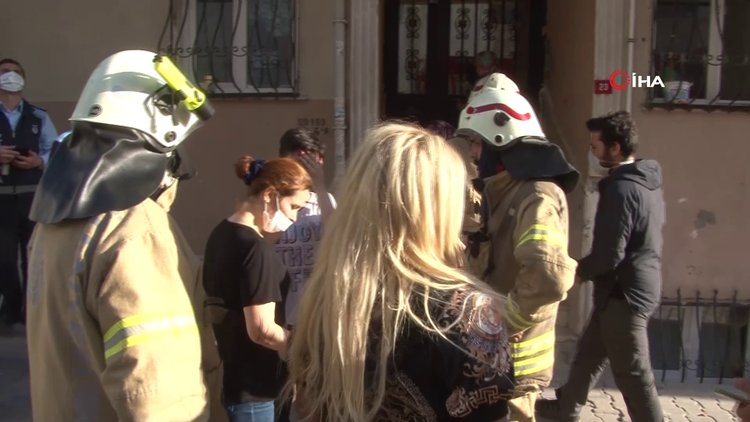 4 katlı binana yangın çıktı, kedisi 'Çiko' için gözyaşlarına boğuldu