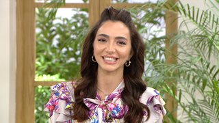 Öykü Gürman, Sevde Kasapoğlu ile birlikte pratik tavuk paça çorbası, bükme patlıcan kebabı, havuçlu pilav ve limonlu ...